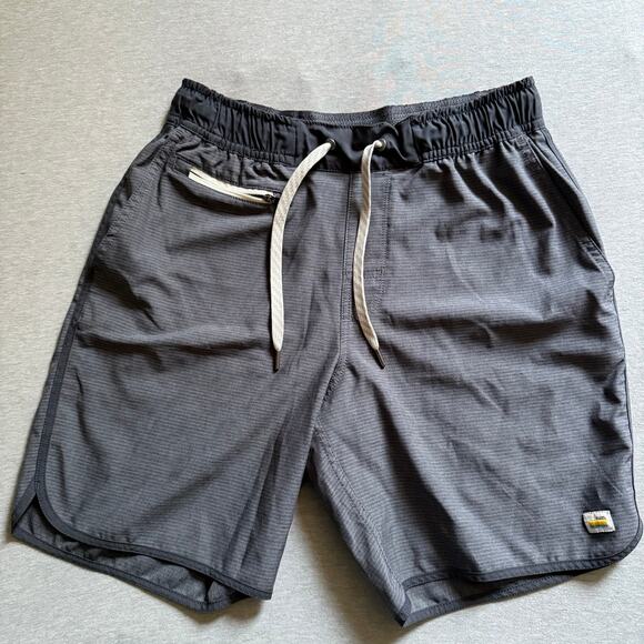 Vuori Men’s Banks Shorts in Charcoal Engineered Stripe - Picture 3 of 7